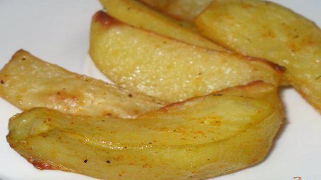 Запеченные картофельные дольки