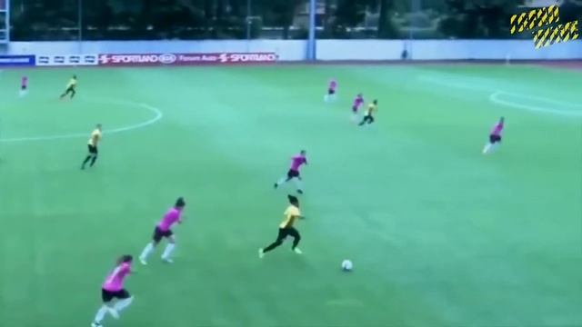 Женский футбол - это отдельный вид искусства 🤣🤣🤣🤣🤣