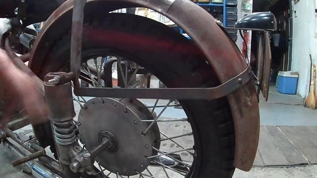 Мотоцикл М72 1957 року перетворюється в BMW R-71!