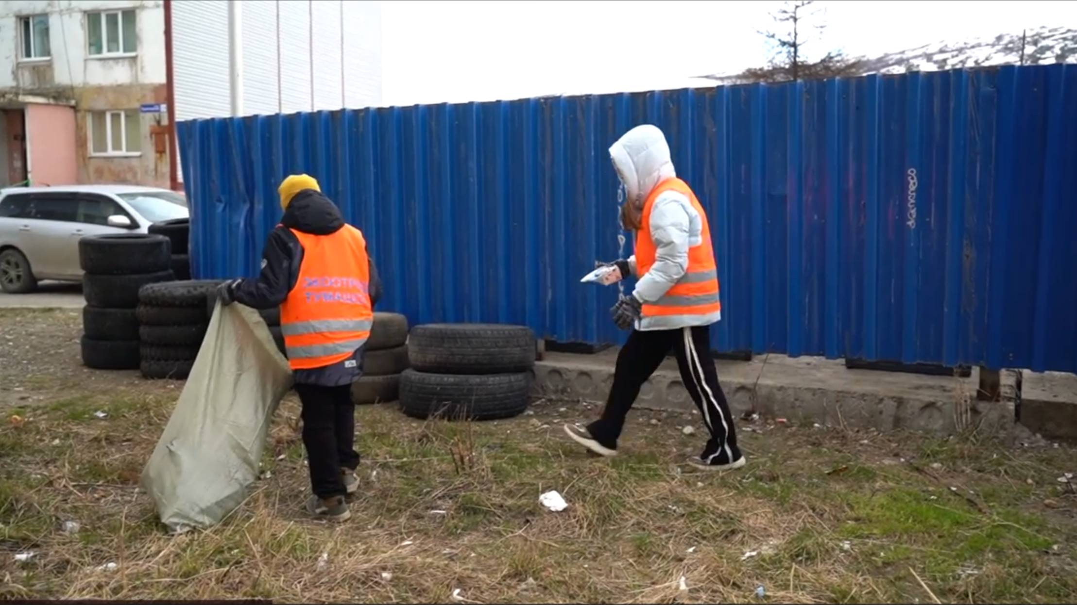 Ежегодно жители Магадана и экоотряд депутата Михаила Тумашова наводят порядок в областном центре