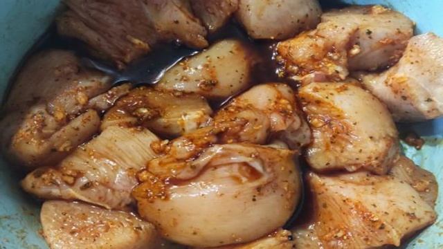 Куриное филе с соевым соусом на сковороде