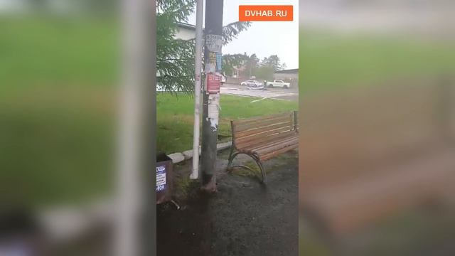 Ветер оставил голым автовокзал в Переяславке