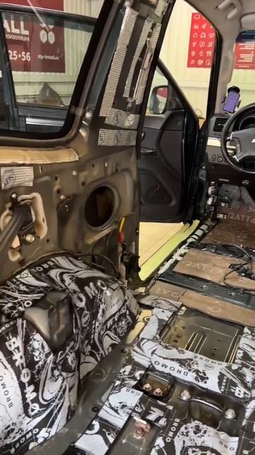 Шумоизоляция Mitsubishi Pajero по технологии Maximum #shorts