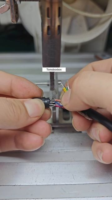Precision Electronic Soldering： Shiny, Strong Joints with Laser-Guided Solder Feeder – So Satisfyin