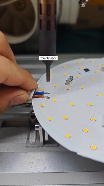 Mastering Soldering of Electronic Components with Automated Wire Feed and Laser Precision