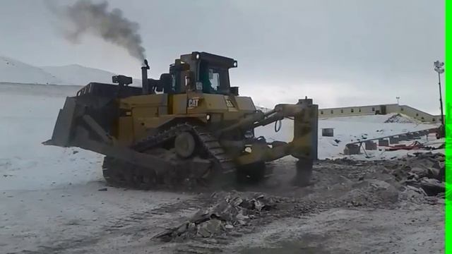 Бульдозер CAT Кумтор