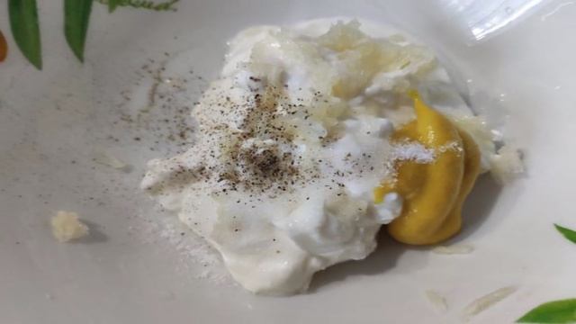 Овощной салат с отварным куриным филе