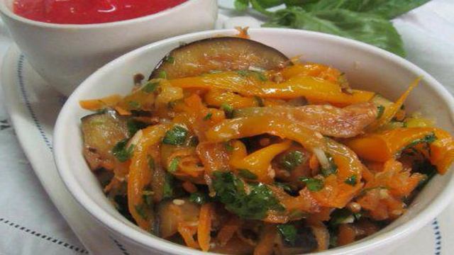 Закуска из баклажана с овощами