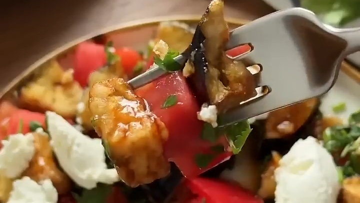 Нашумевший САЛАТ с баклажанами...🥗🍆😋    Рецепт в описании ✍️