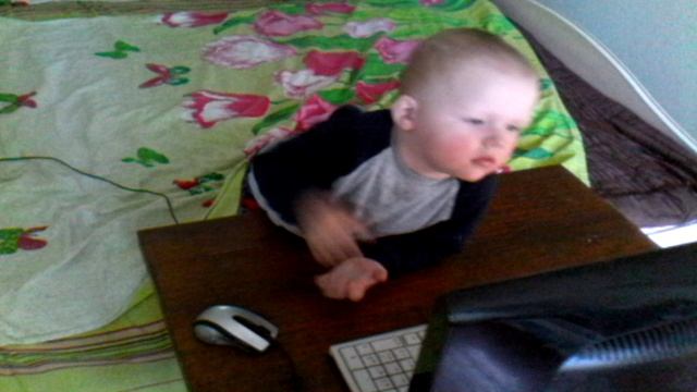 VID_20180815_170547 Малыш не разрешает его снимать.