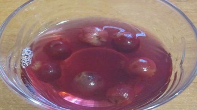 Йогуртовое желе с вишнями