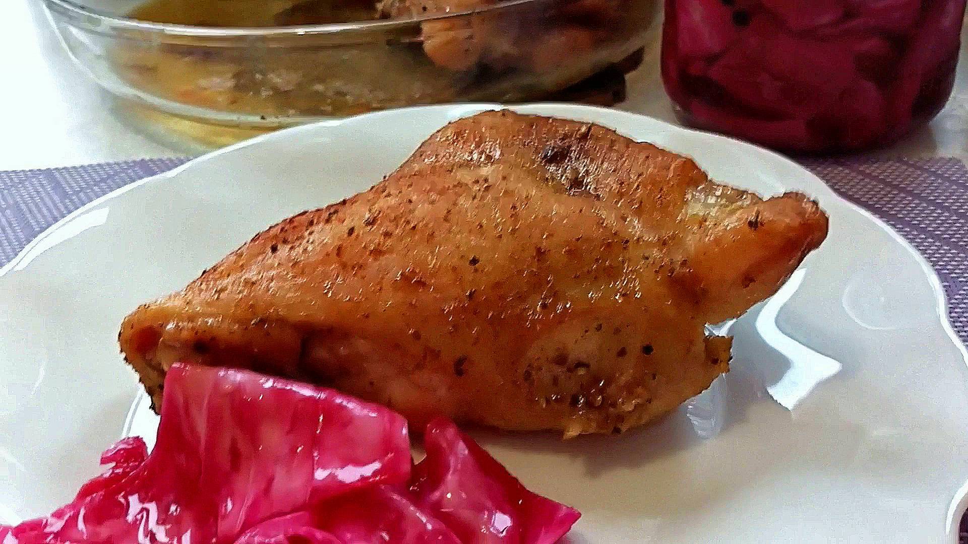 Жареная курица в духовке с корочкой. Курица в духовке кусочками. Рецепт с оливковым маслом.
