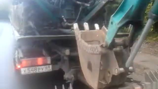Перевозка экскаватора на эвакуаторе