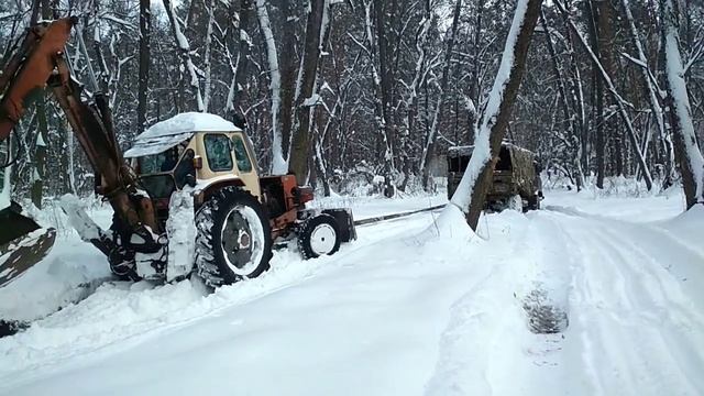 Газ 66 тянет трактор ЮМЗ настоящий 4x4 Offroad, самый крутой