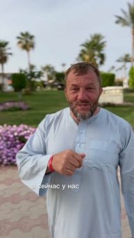 Какое счастье на земле родится! И жизнь любить до радости, до слёз...