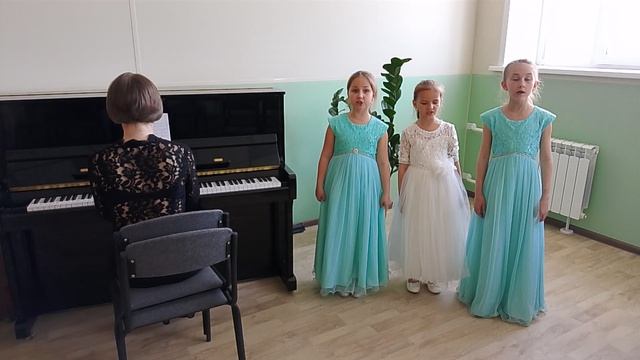 вокальный ансамбль "Росинки"