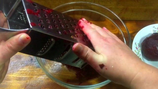 Почему салат из свеклы, сельди и горошка — это кулинар