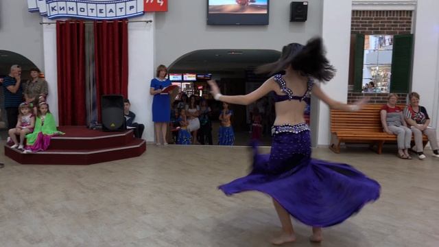 Студия танца АИША 15 лет. концерт в ТРЦ. Алина Городинец Oriental Solo