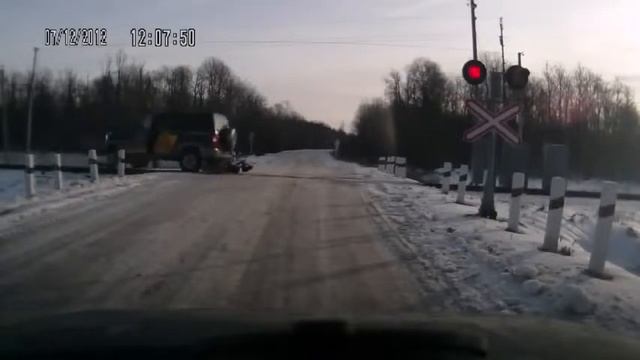 Прикол уаз патриот везде проедет Прикол на дороге  очень смешно