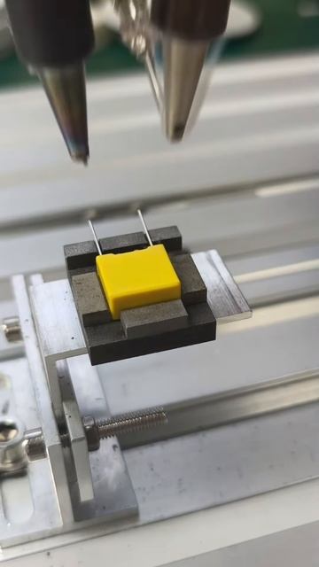 Automated Soldering of Electronic Components with Laser Guide – Precision and So Satisfying!