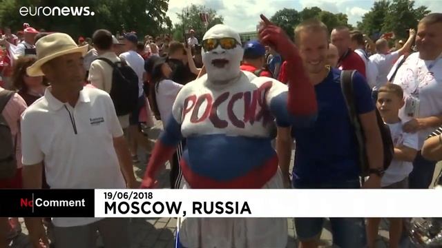 Красную площадь "оккупировали" польские болельщики