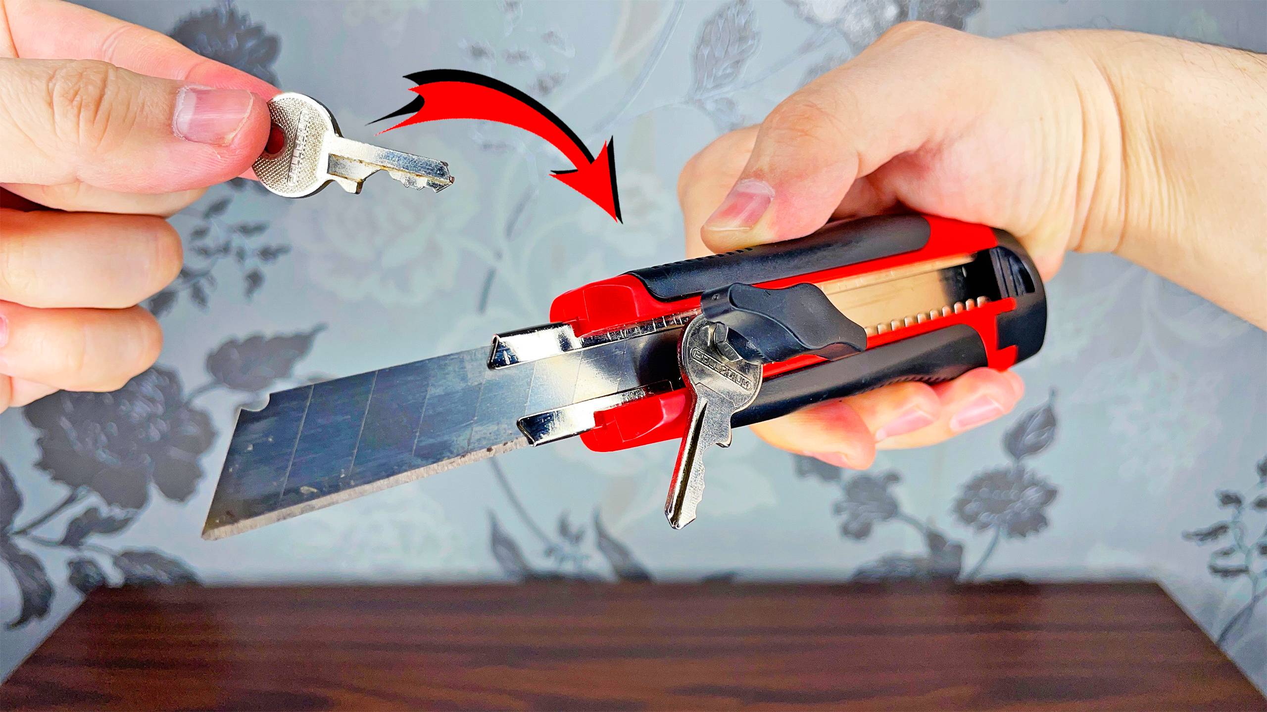 🔧 Вставьте ключ в строительный нож и решите проблему с лезвием за 2 минуты! 🔪 Лайфхак дня!