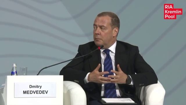 Медведев по пунктам объяснил, почему Украина не является суверенным государством