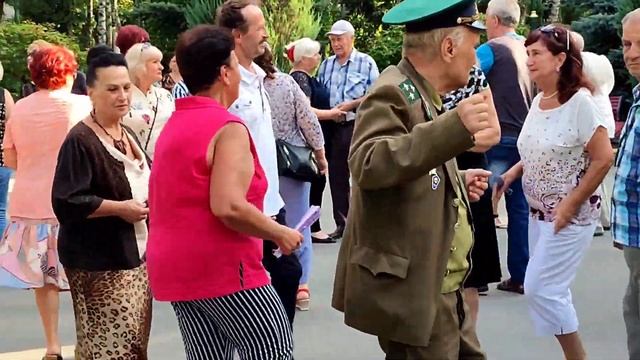 БЕЛАЯ, БЕЛАЯ СИРЕНЬ ОСЫПАЕТСЯ! ТАНЦЫ ХАРЬКОВ 2023 #dancemusic