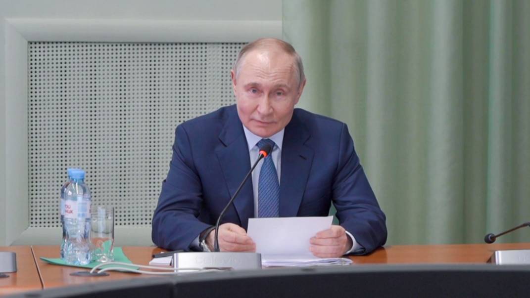 Путин обсудил меры поддержки жителей Курской области с главами муниципалитетов. Главное