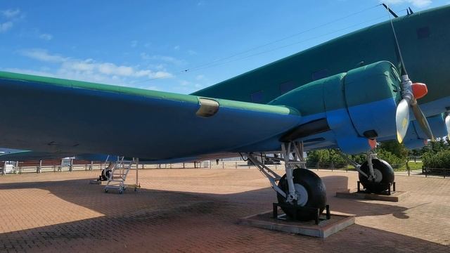 Легендарный самолёт Ли-2.