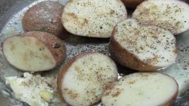 Запеченный картофель под тмином