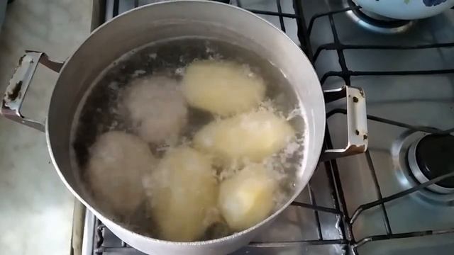 Кушаем для того что бы жить ,а не живем что бы кушать!Любимая пицца !И снова дача!