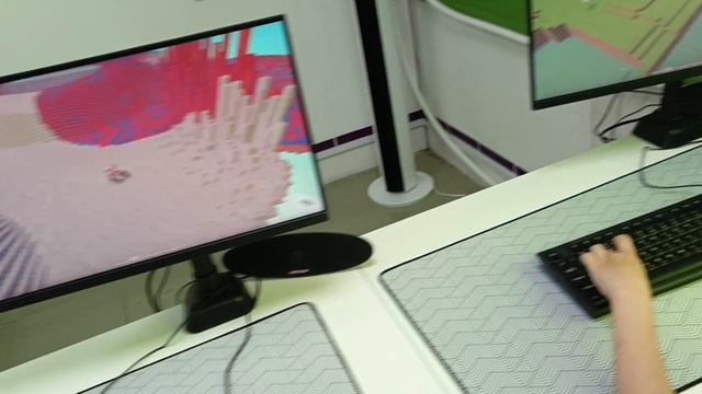 Ученики "Арскодер" делают проект на Kodu Game Lab