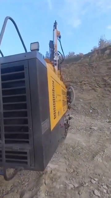 БУРЕНИЕ ВЗРЫВНЫХ СКВАЖИН С ВОДОЙ - JK DRILLING JK810 #бвр #epiroc #z