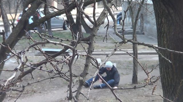 Приколы нашего городка (алканафты на прогулке)