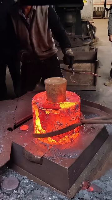 Forging Red-Hot Steel – Chiseling and Shaping Tools for Ultimate Satisfaction!