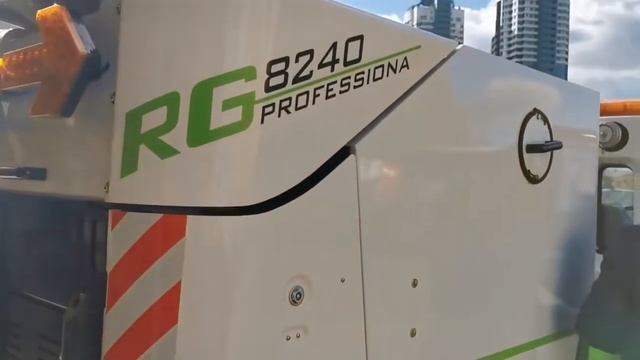 Коммунальная уборочная машина RG8240