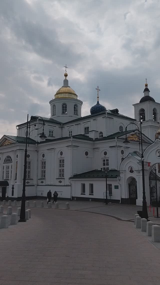 По дороге в Воскресенский собор.
