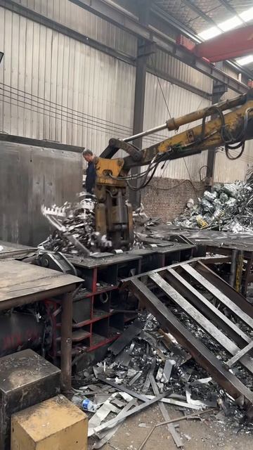 Compacting Scrap Metal into Efficient Cubes – So Satisfying!