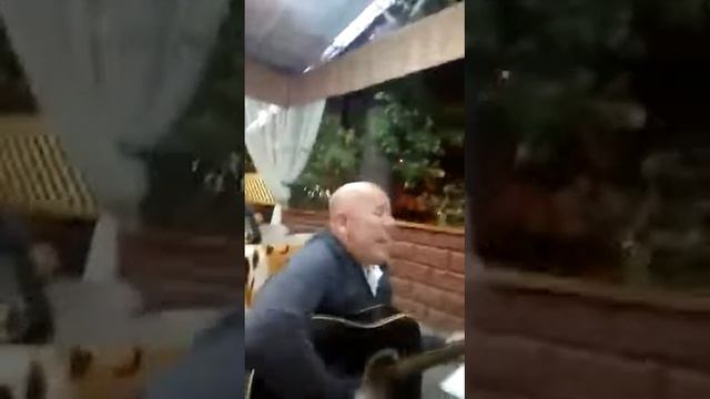 Потому что я подкаблучник