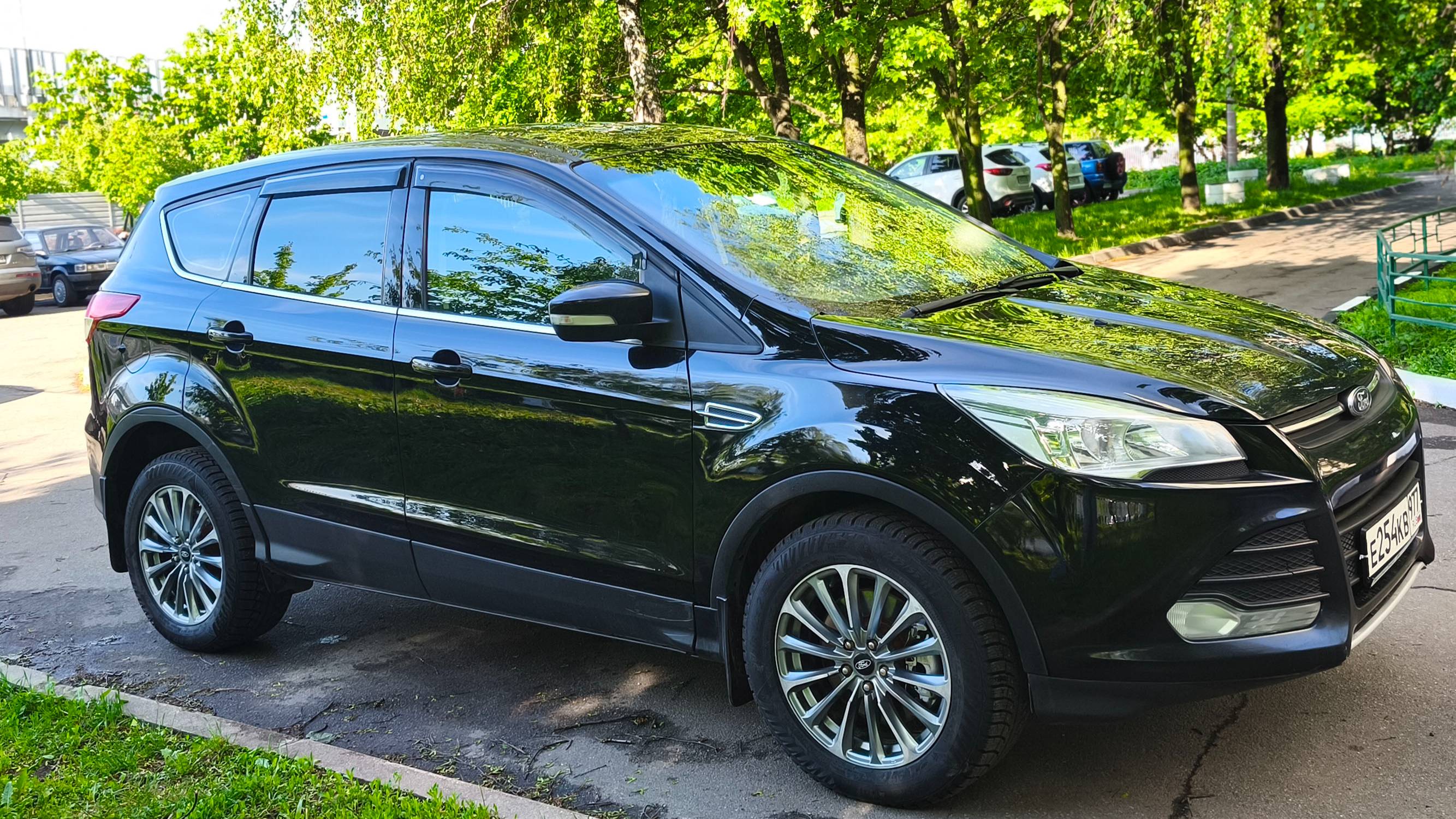 KUGA \\\ 8-903-741-28-01 \\\