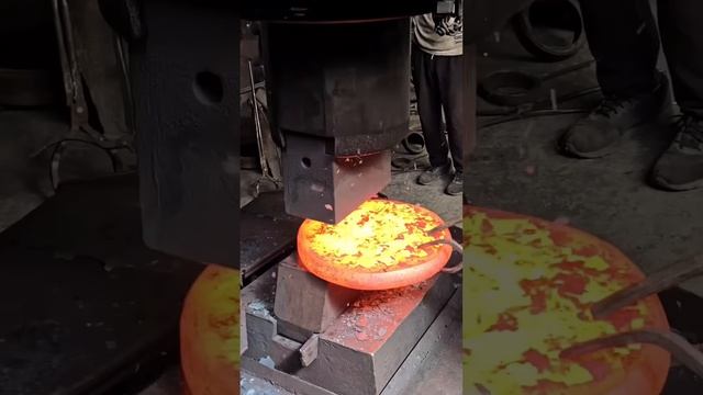 Forging Red-Hot Steel Cylinder into Flat Disc – Extreme Transformation ｜ So Satisfying ASMR