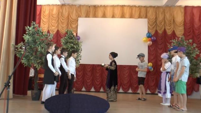 Выступление 4 "Б" класса на фестивале "Будем знакомы-2019!"
