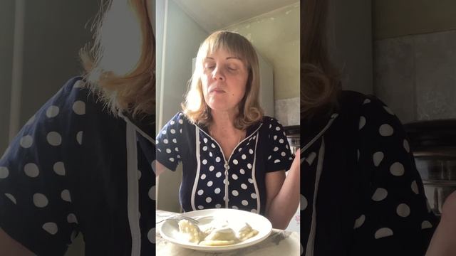 МУКБАНГ. Безумно вкусные вареники с картошкой и гриба?