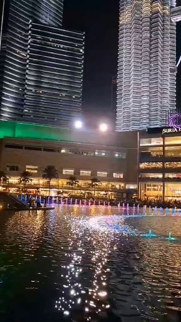 #малайзия #kualalumpurmalaysia🇲🇾 #kualalumpur #куала_лумпур #куалалумпур #фонтан #fontaine #malays