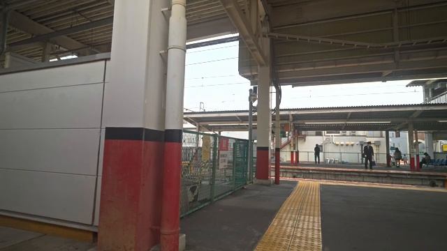 Линия Тобу-Исэсаки от станции Кита-Сенджу до станции Татебаяси, Япония, 2025 • 4K