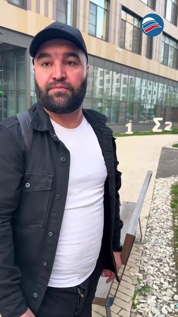 Плевать на детей: мигрант совершил неприемлемый поступок у входа в школу