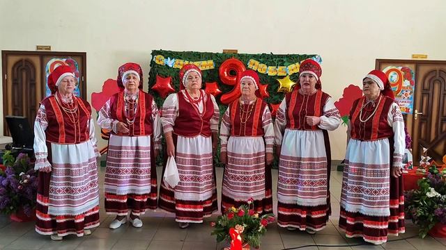 НСК, фольклорный ансамбль " Калинушка " " На опушке леса"