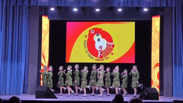 1375. Образцовая вокальная эстрадная студия Парус 2 группа , г. Тверь. Наша армия. (Э.Ханок, И.Резни