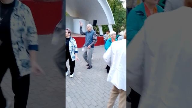 танцы кому заа Саранск. Пролетарский Парк. 27 сентября.